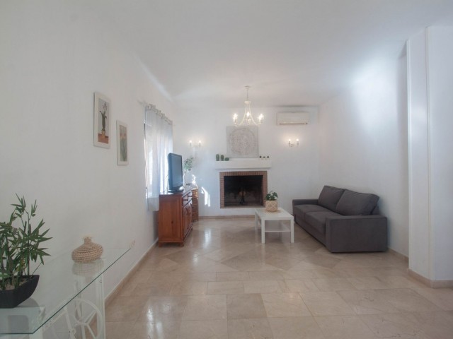 4 Bedrooms Villa in Estepona