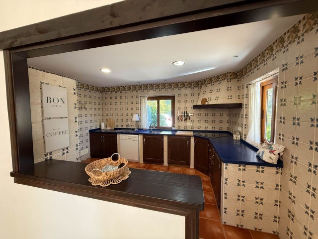 4 Bedrooms Villa in Estepona