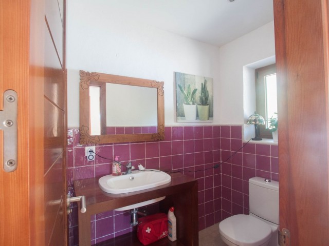 4 Bedrooms Villa in Estepona