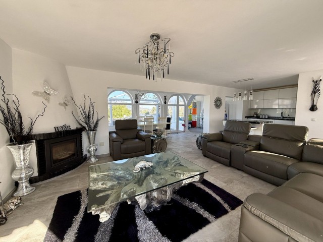 4 Slaapkamer Villa in Cerros del Aguila