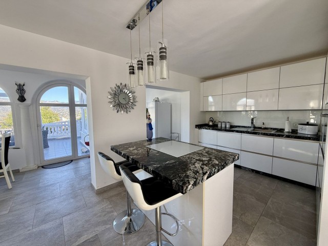 4 Slaapkamer Villa in Cerros del Aguila