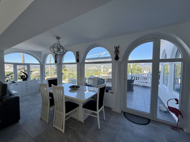 4 Slaapkamer Villa in Cerros del Aguila