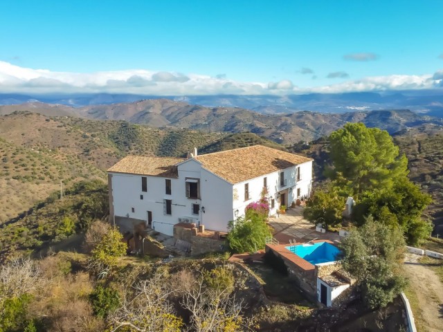 Villa avec 8 Chambres  à Montes de Málaga