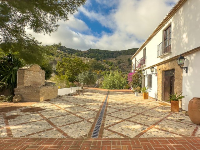 Villa avec 8 Chambres  à Montes de Málaga