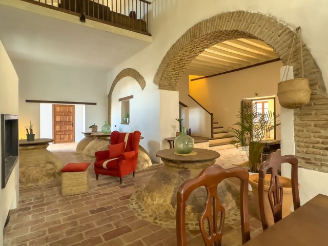 8 Makuuhuoneen Huvila Montes de Málaga