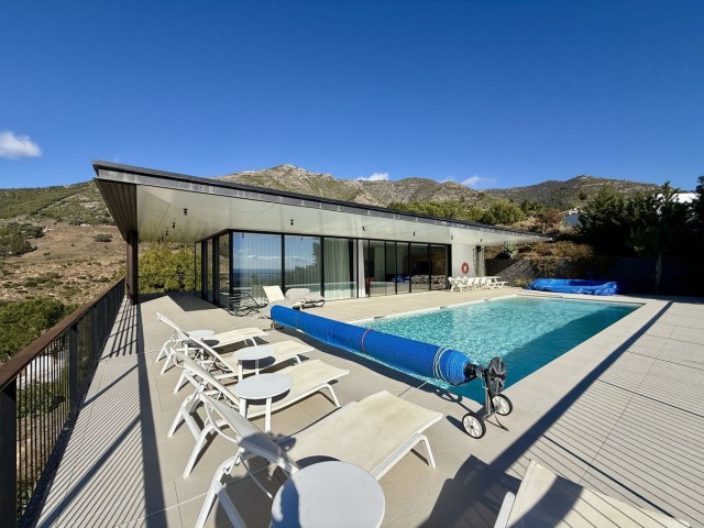 Villa con 4 Dormitorios  en Valtocado