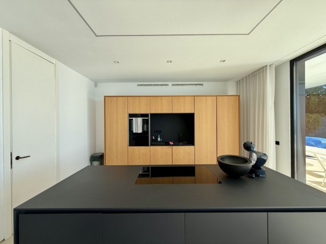 Villa con 4 Dormitorios  en Valtocado