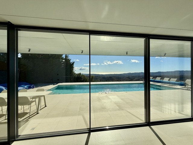 Villa con 4 Dormitorios  en Valtocado