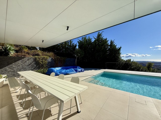 Villa con 4 Dormitorios  en Valtocado