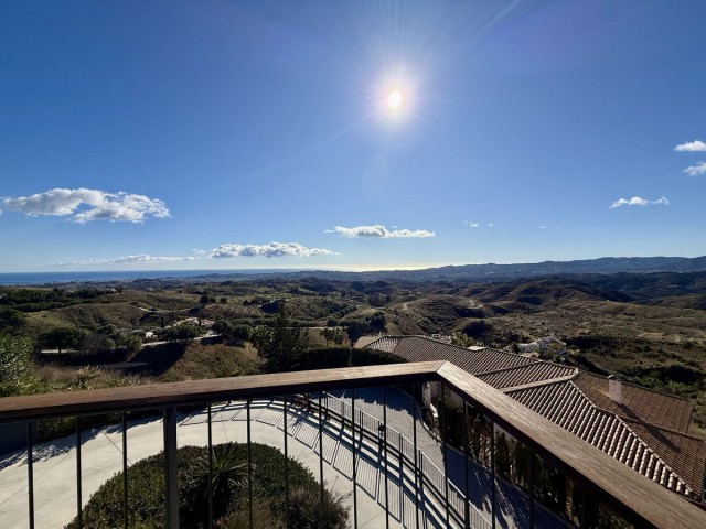 Villa con 4 Dormitorios  en Valtocado