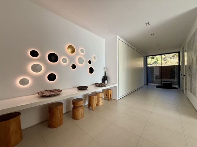 Villa con 4 Dormitorios  en Valtocado