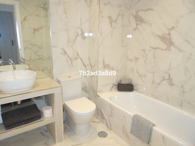 3 Bedrooms Apartment in Nueva Andalucía