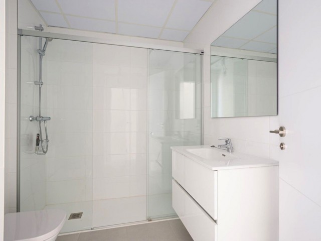 Apartment, Nueva Andalucia, R5247913