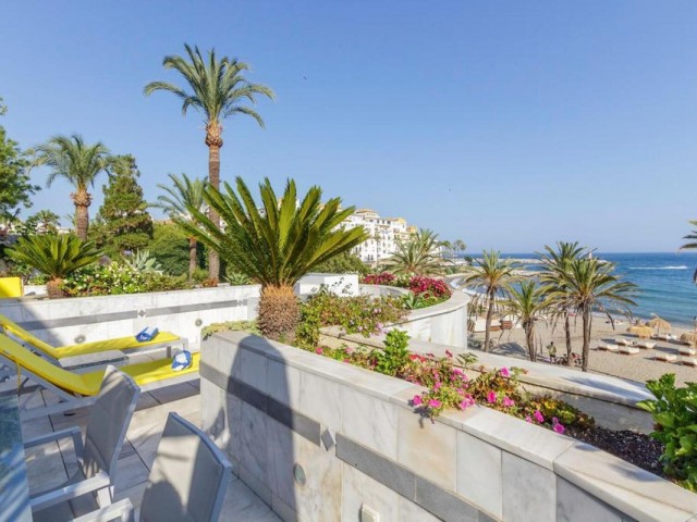 3 Bedrooms Apartment in Puerto Banús