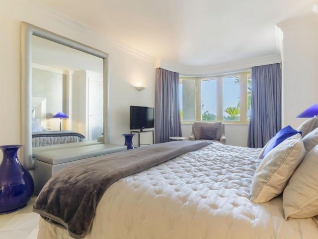 3 Bedrooms Apartment in Puerto Banús