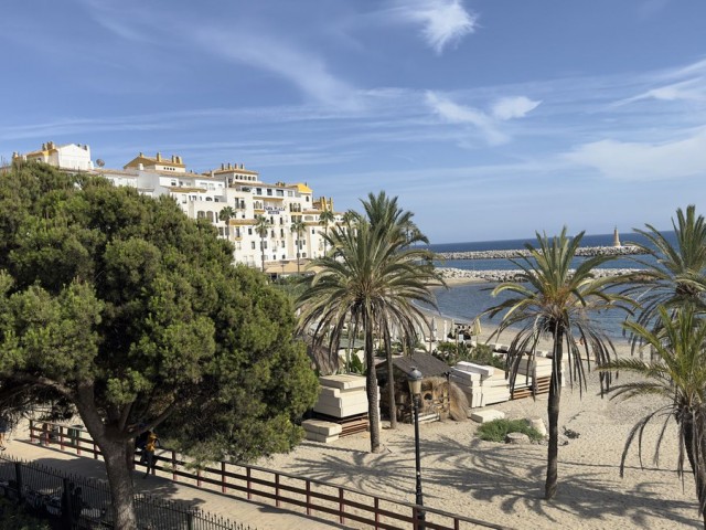3 Bedrooms Apartment in Puerto Banús