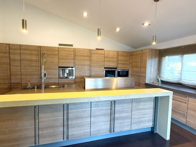 Villa, The Golden Mile