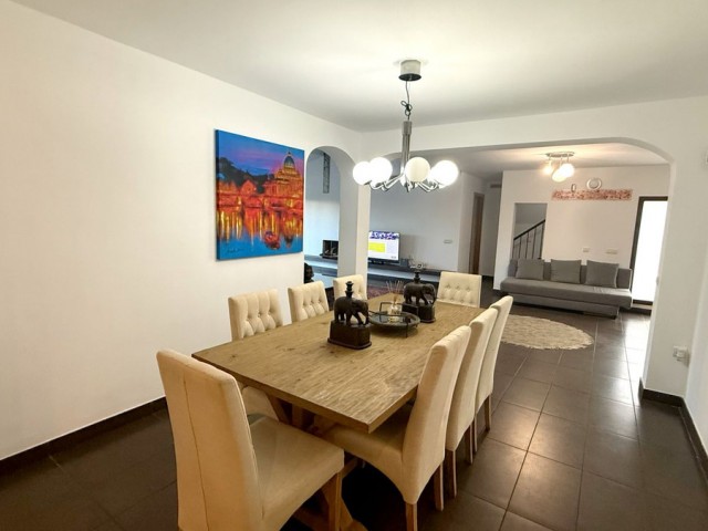 Villa avec 3 Chambres  à The Golden Mile