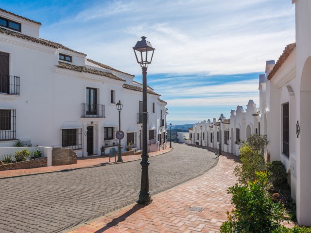 Rivitalo, Casares