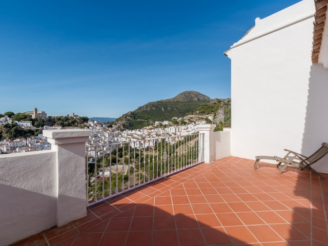 3 Makuuhuoneen Rivitalo Casares