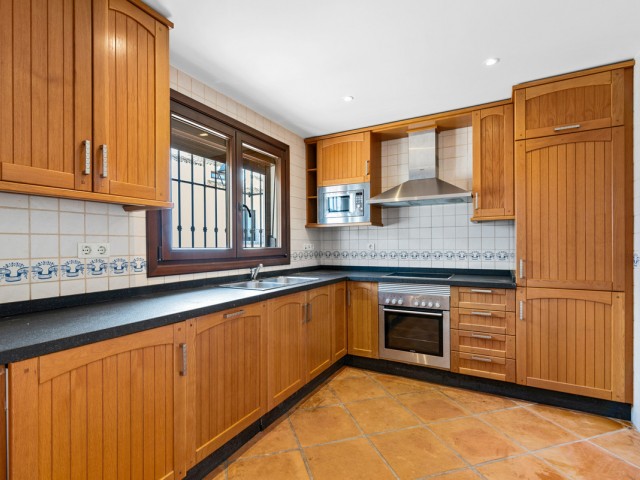 Townhouse, Casares, R5235811