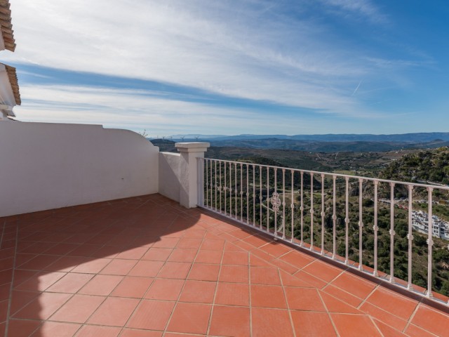 3 Bedrooms Townhouse in Casares