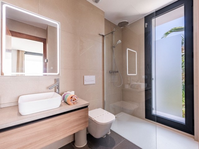 3 Bedrooms Villa in Estepona