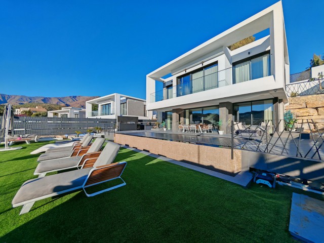 4 Bedrooms Villa in Valle Romano