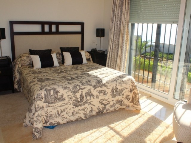 5 Bedrooms Villa in Estepona