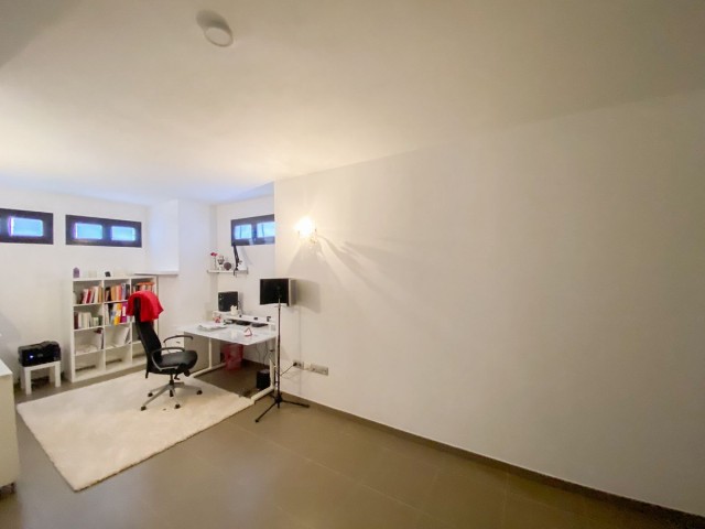 5 Bedrooms Villa in Estepona