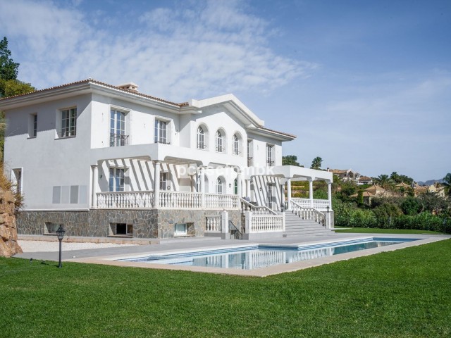 6 Bedrooms Villa in Benahavís