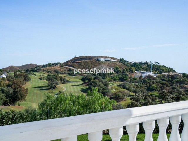 6 Bedrooms Villa in Benahavís