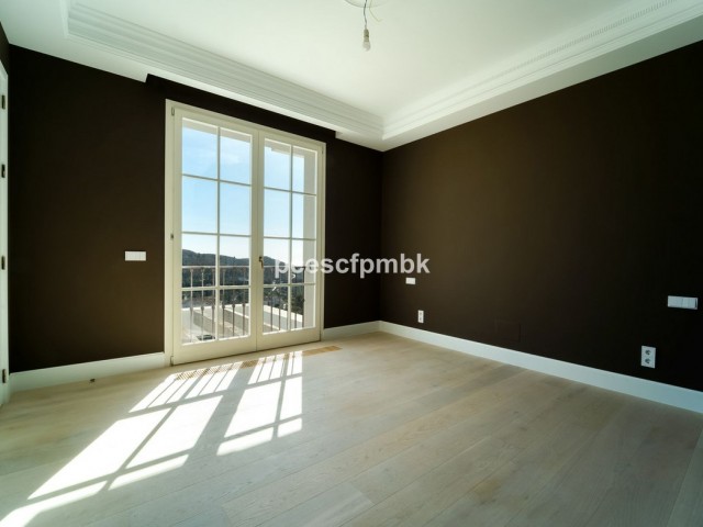 6 Bedrooms Villa in Benahavís