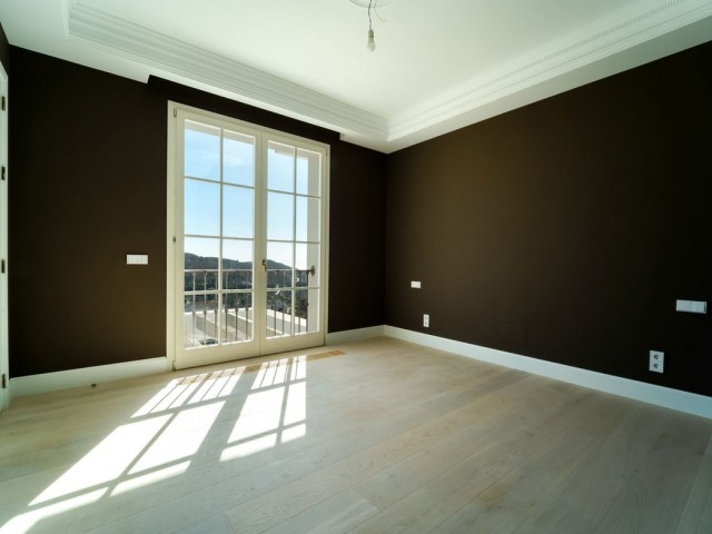 6 Bedrooms Villa in Benahavís