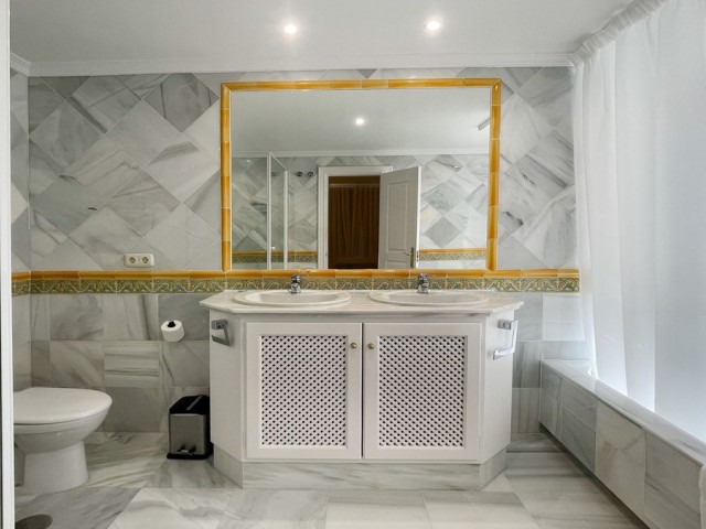 3 Bedrooms Apartment in Monte Halcones