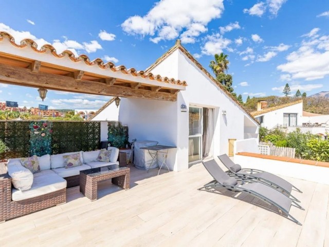 3 Bedrooms Townhouse in Estepona