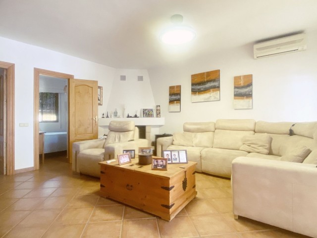 3 Makuuhuoneen Huvila Elviria