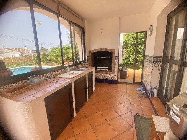 3 Makuuhuoneen Huvila Elviria