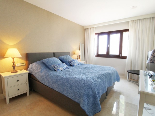 5 Bedrooms Villa in Benahavís