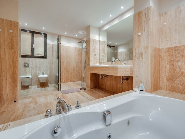 3 Bedrooms Apartment in Los Monteros