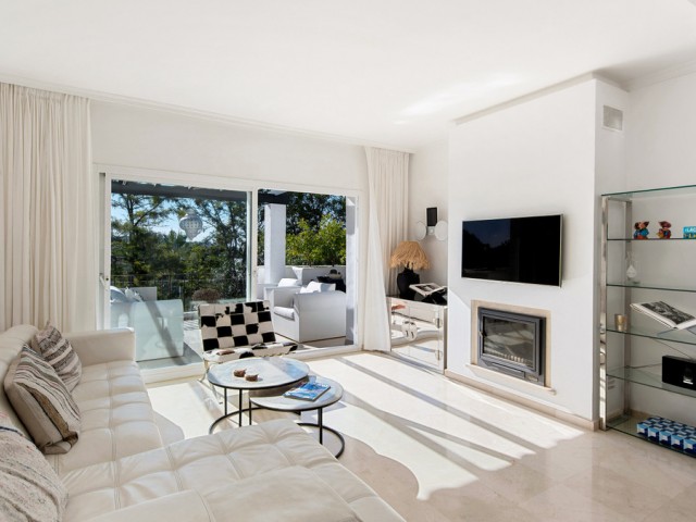 Penthouse avec 2 Chambres  à Nueva Andalucía