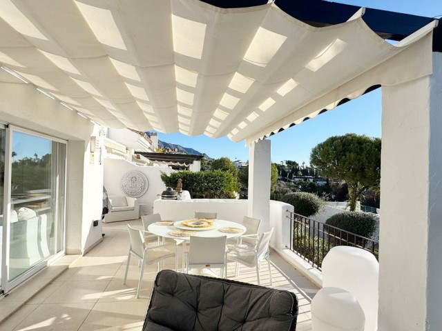 Penthouse avec 2 Chambres  à Nueva Andalucía