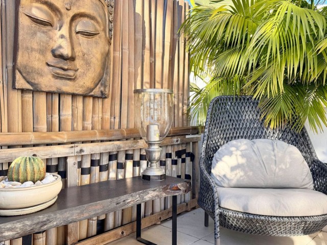 Penthouse avec 2 Chambres  à Nueva Andalucía