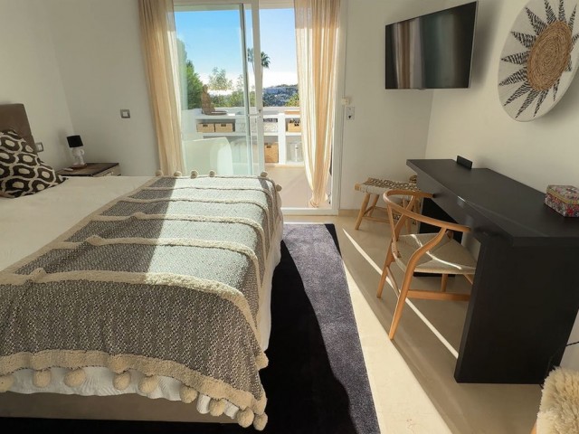 Penthouse avec 2 Chambres  à Nueva Andalucía