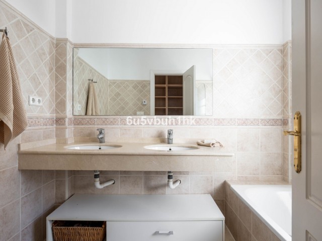 6 Bedrooms Townhouse in Mijas