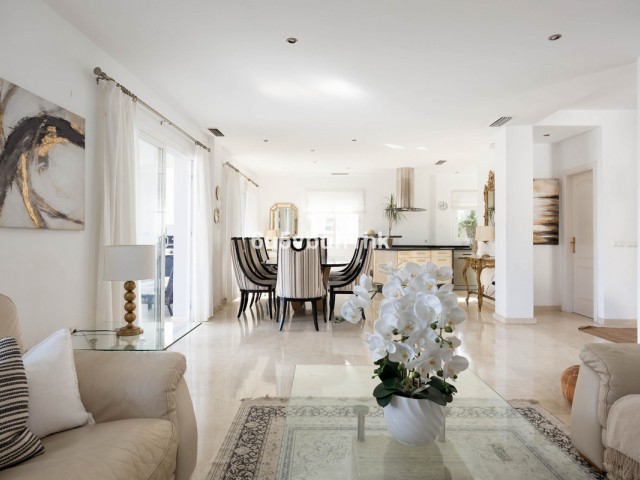 6 Makuuhuoneen Rivitalo Mijas