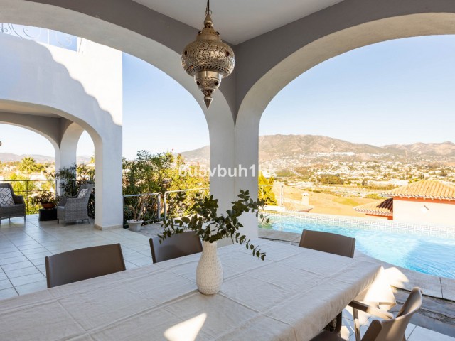 6 Schlafzimmer Reihenhaus in Mijas