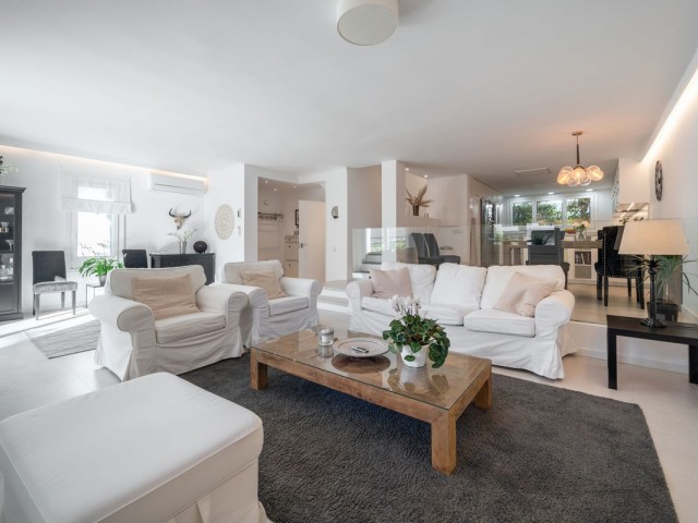 4 Bedrooms Townhouse in Nueva Andalucía