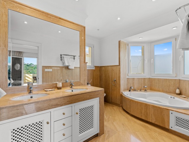 Kattohuoneisto Casares Playa