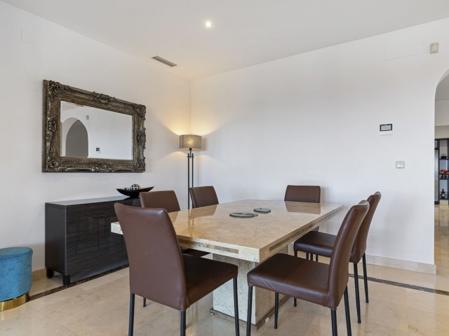 3 Bedrooms Apartment in Benahavís